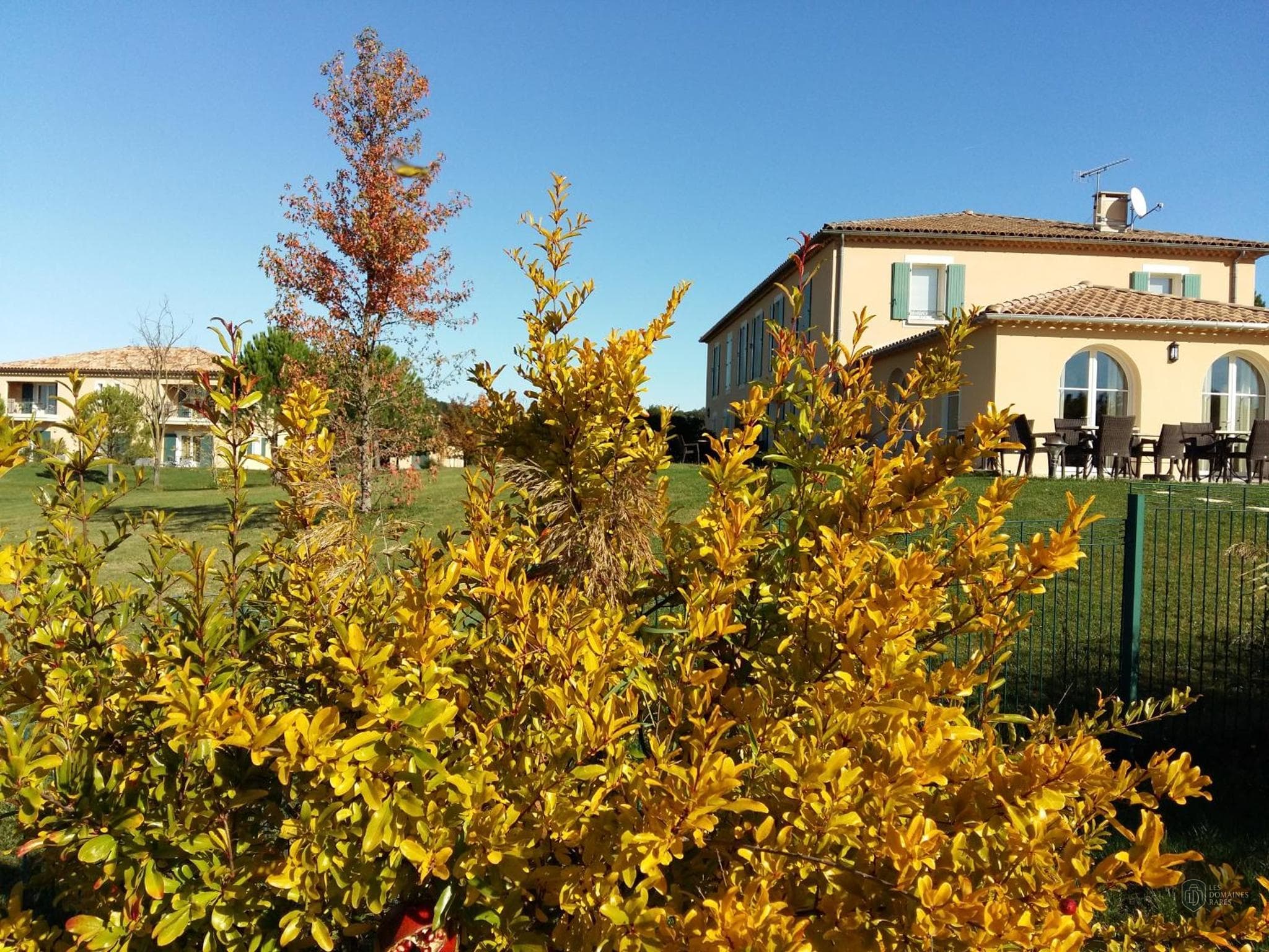Vue extérieure de l'hôtel La Bastide d'Iris en Auvergne-Rhône-Alpes