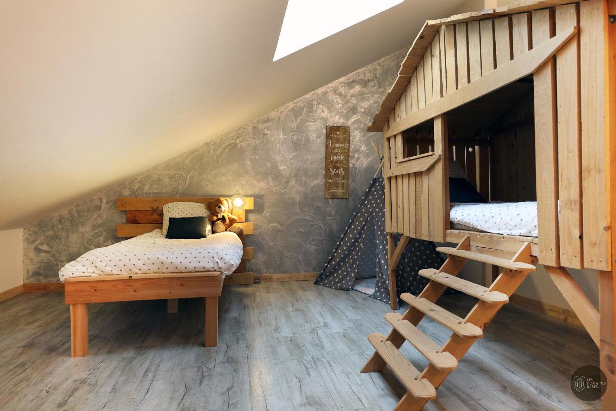 Chambre du domaine La Bergerie en Occitanie - séminaire lot