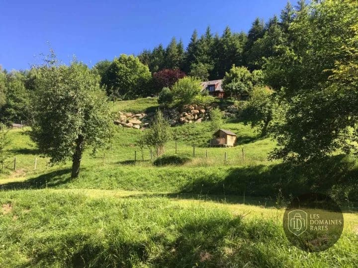 Vue extérieure du gîte La Bernadole en Occitanie