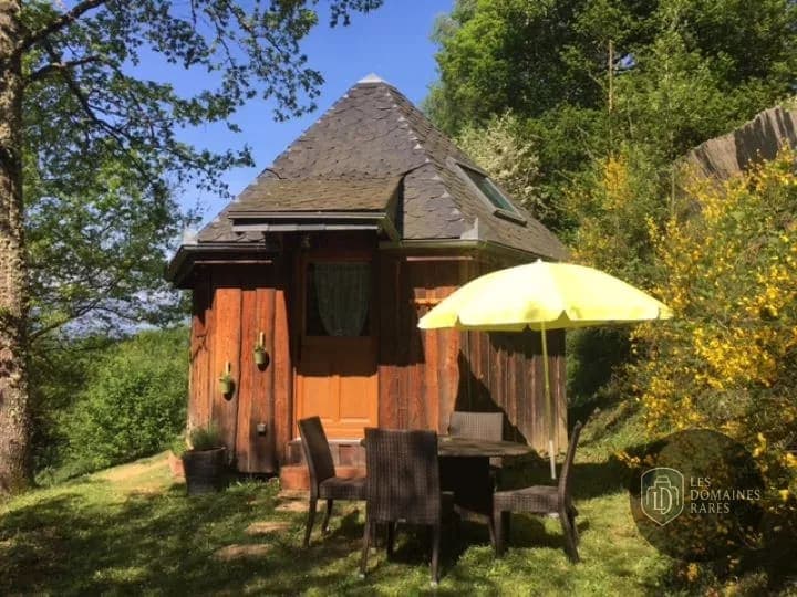 Vue extérieure du gîte La Bernadole en Occitanie