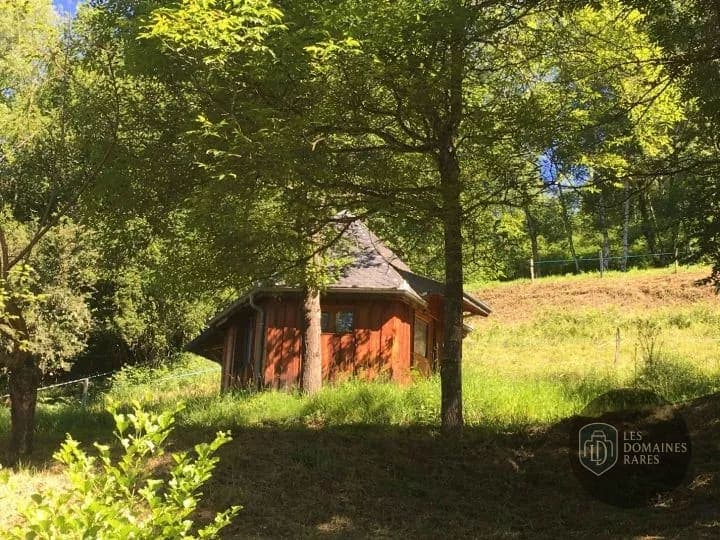 Vue extérieure du gîte La Bernadole en Occitanie