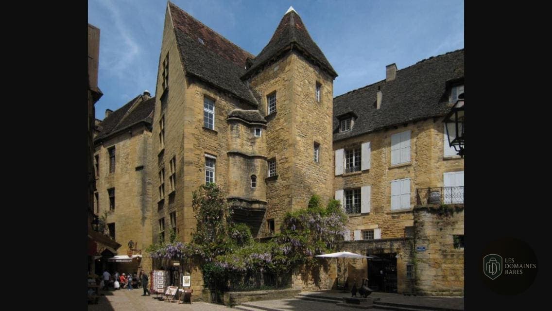 Vue extérieure du lieu La Borie en Auvergne-Rhône-Alpes