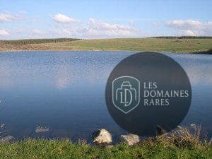 Vue extérieure du lieu La Boudio à Lavigerie en Auvergne-Rhône-Alpes
