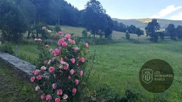Vue extérieure du lieu La Boudio à Lavigerie en Auvergne-Rhône-Alpes