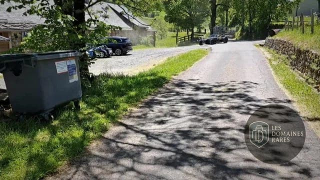 Vue extérieure du lieu La Boudio à Lavigerie en Auvergne-Rhône-Alpes