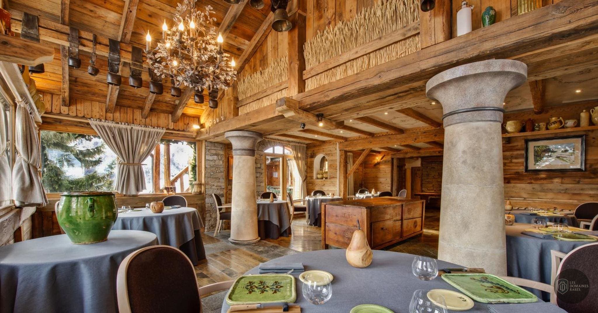 Vue extérieure de l'hôtel La Bouitte à Val en Auvergne-Rhône-Alpes