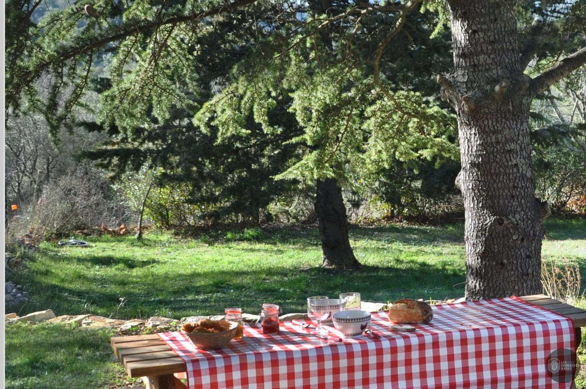 Vue extérieure du lieu La Buissonière à Corbigny en Bourgogne-Franche-Comté