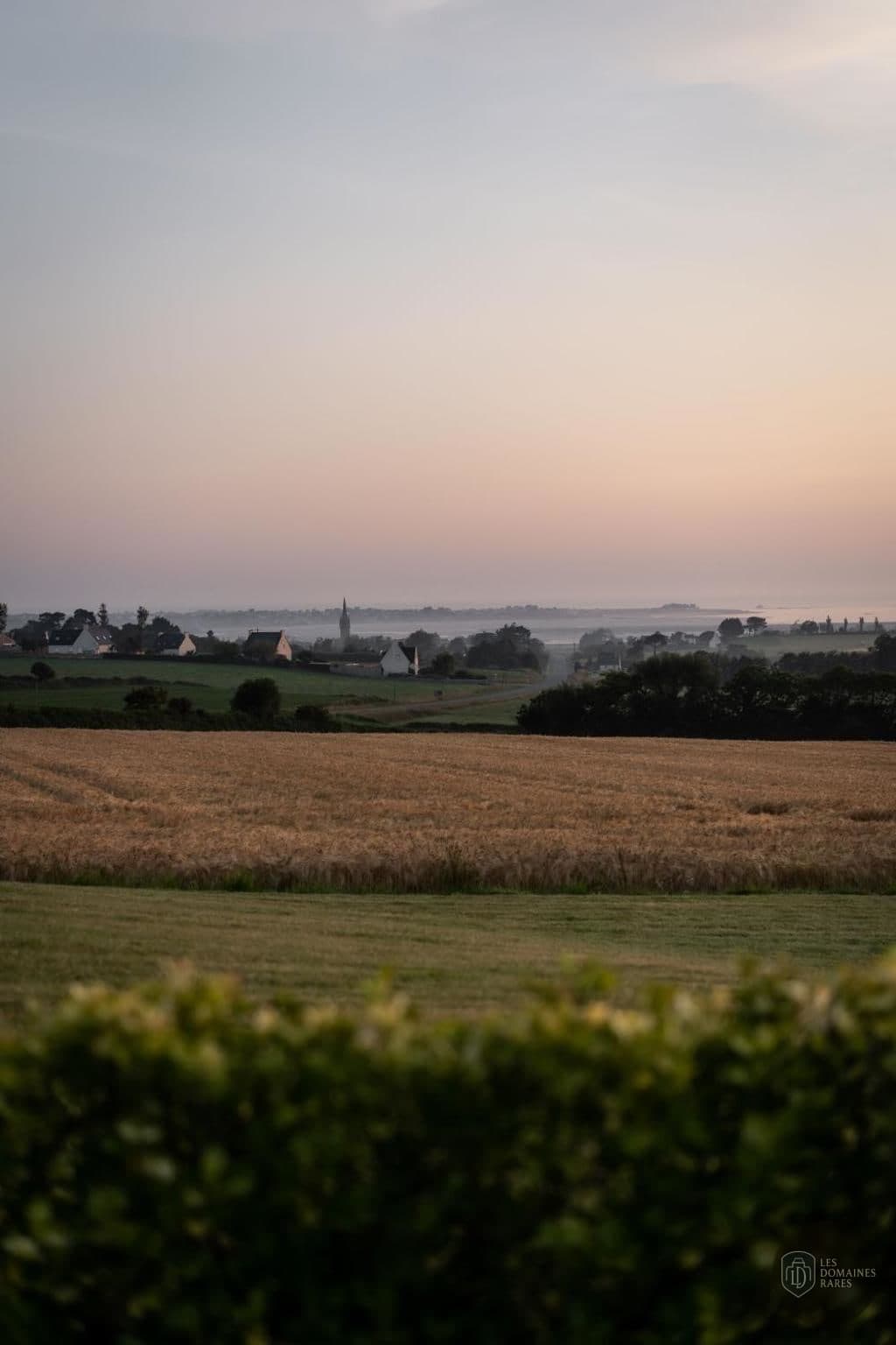 Vue extérieure du lieu La Butte à Plouider en Bretagne