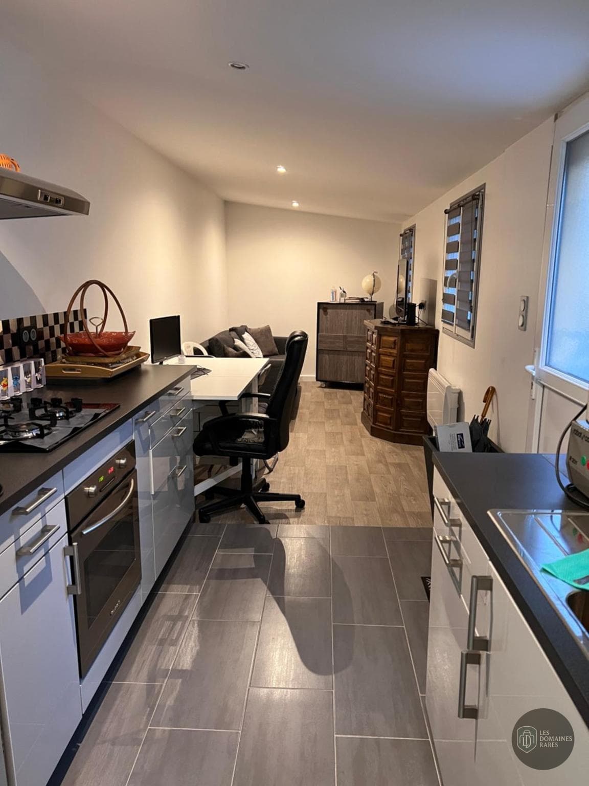 Vue extérieure du lieu La Cabane Coworking à Mans en Pays de la Loire