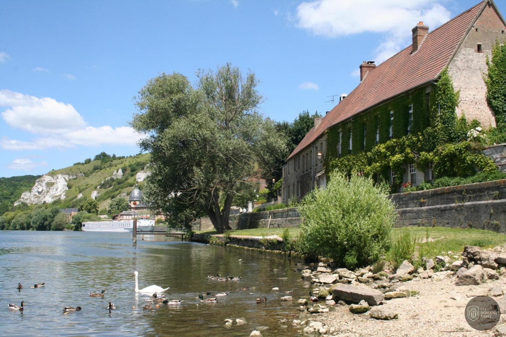 Vue extérieure du lieu La Chaîne d'Or à Les en Normandie