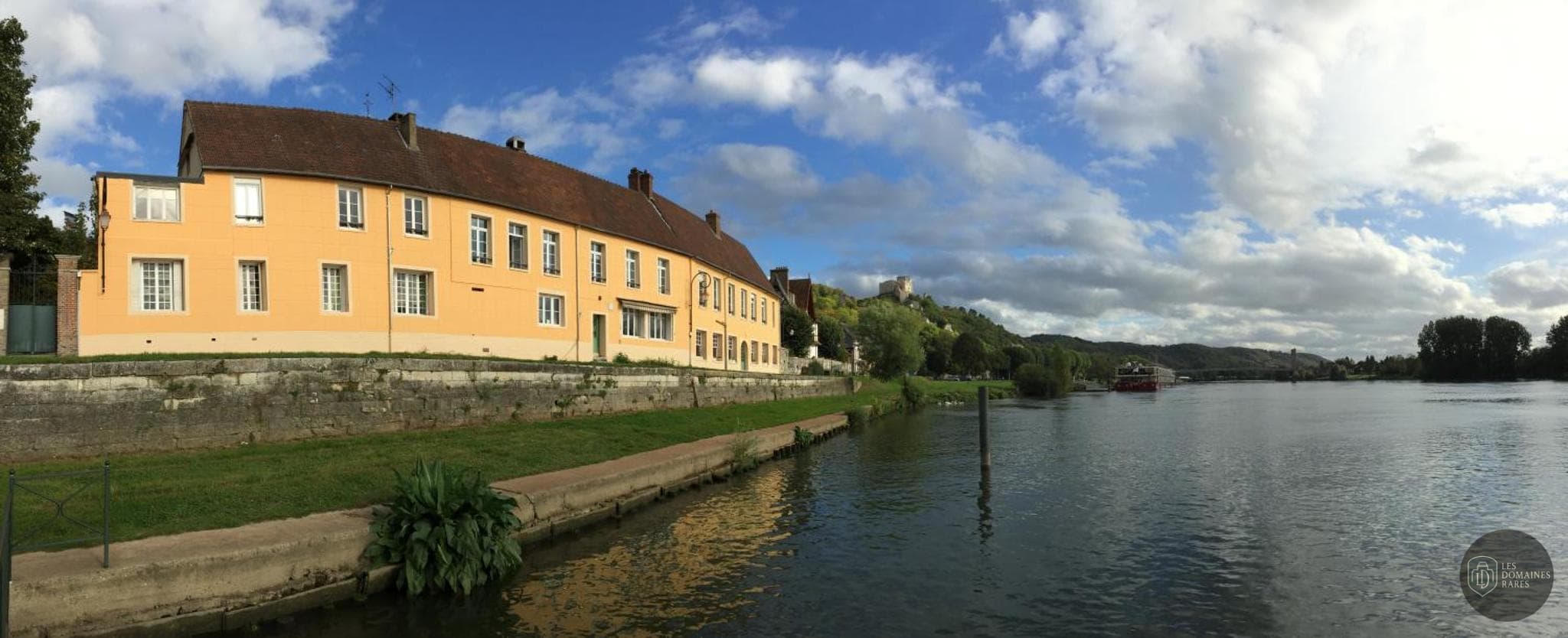 Vue extérieure du lieu La Chaîne d'Or à Les en Normandie