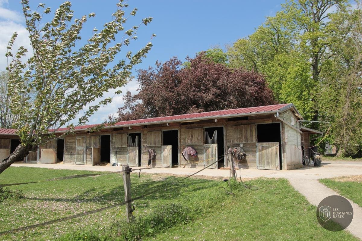 Vue extérieure du lieu La Chalotterie en Île-de-France