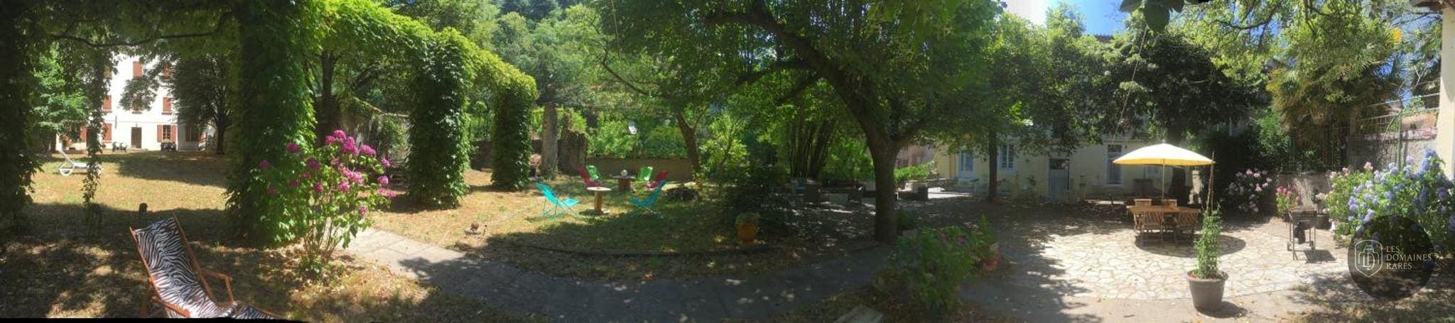 Vue extérieure du gîte La Coconnière à Valleraugue en Occitanie