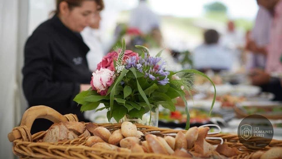 Buffet et décoration florale
