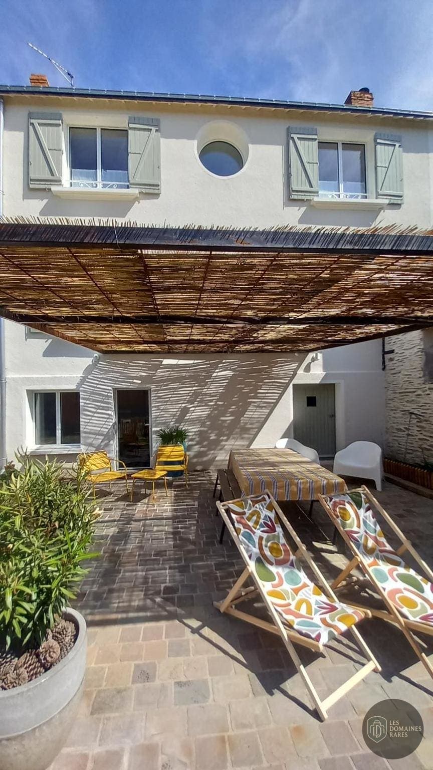 Vue extérieure du gîte La Demoiselle en Auvergne-Rhône-Alpes