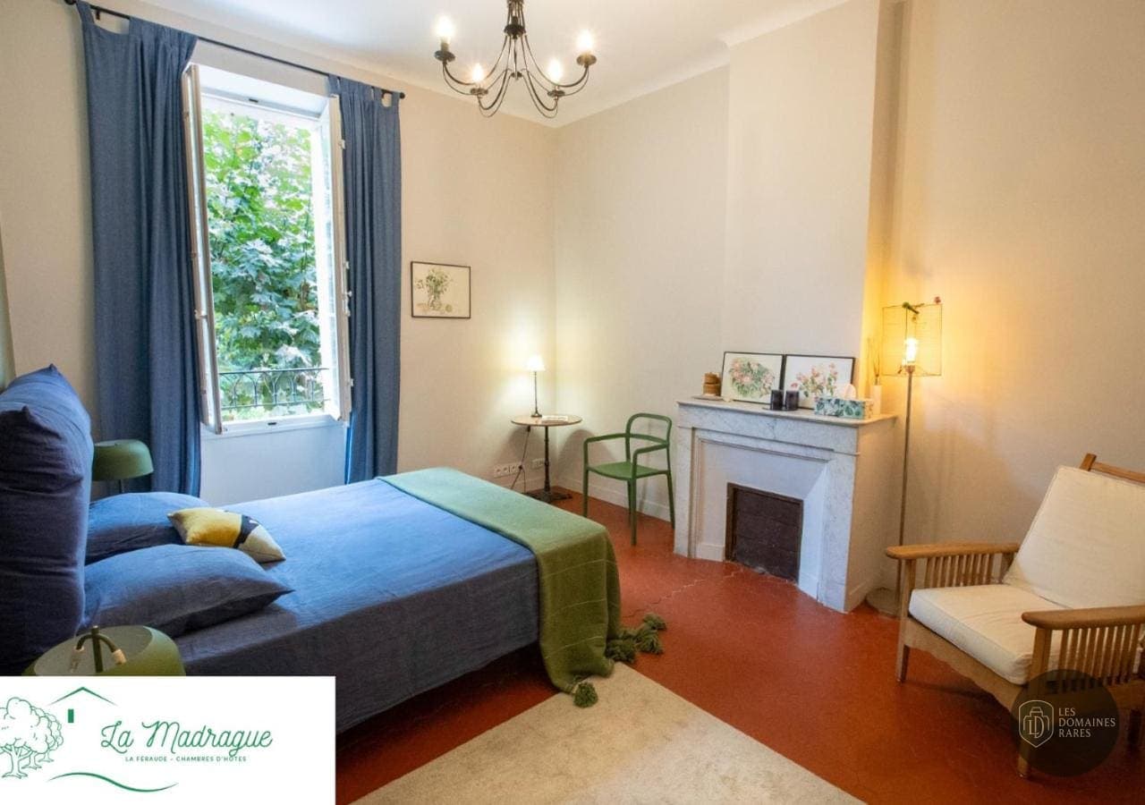 Chambre du domaine La Féraude à Gardanne en Provence-Alpes-Côte d'Azur - séminaire bouches-du-rhône