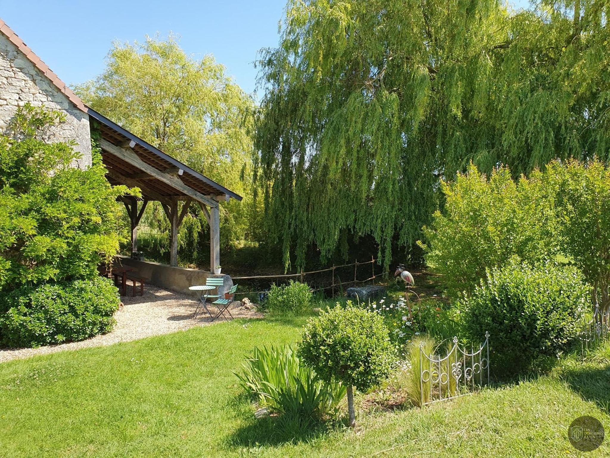 Vue extérieure de la ferme La Ferme Blanche en Hauts-de-France