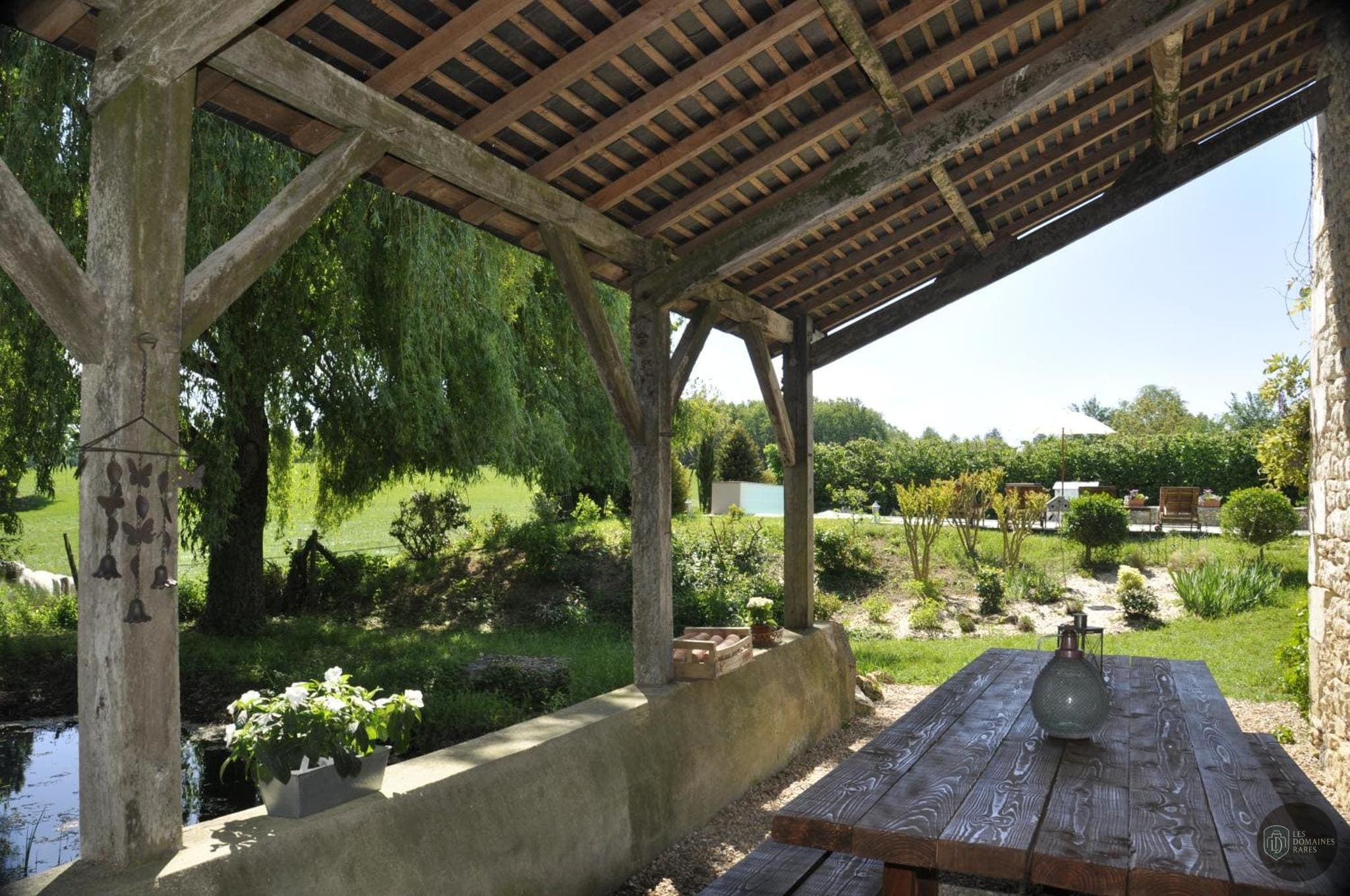 Vue extérieure de la ferme La Ferme Blanche en Hauts-de-France
