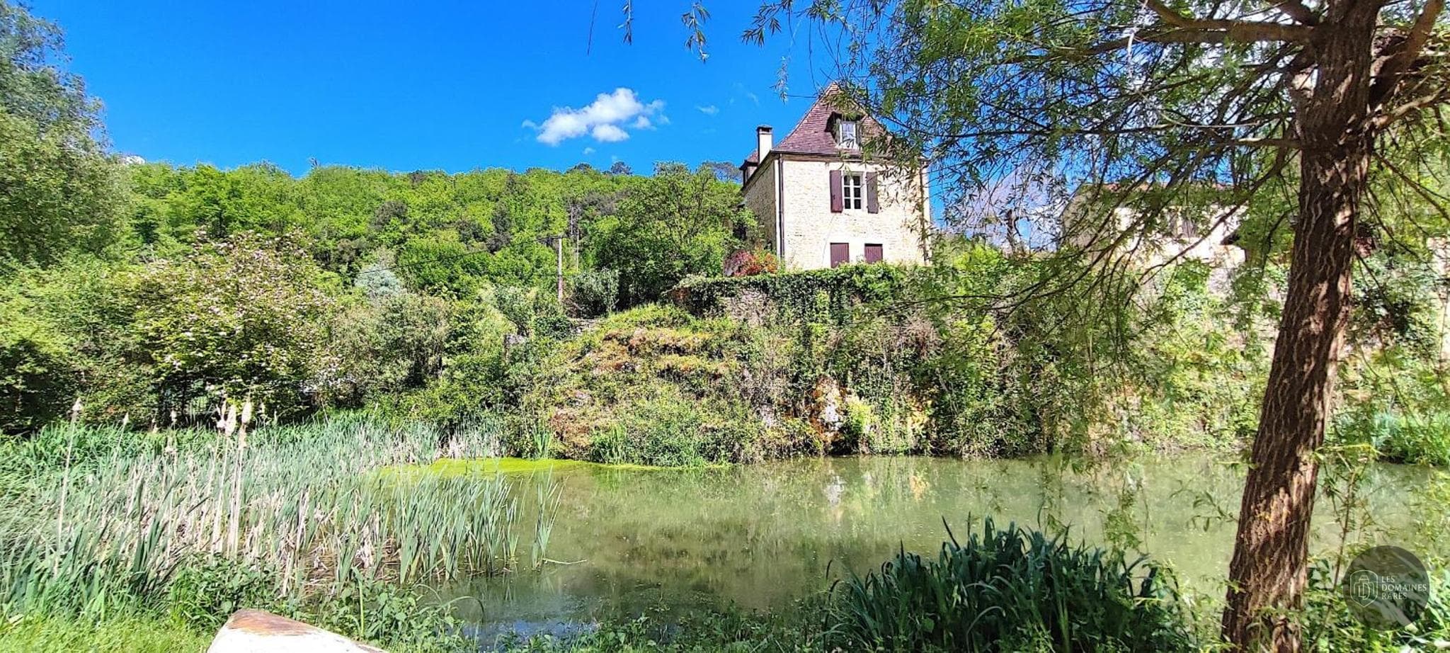 Vue extérieure de la ferme La Ferme aux Saules à Menucourt en Île-de-France