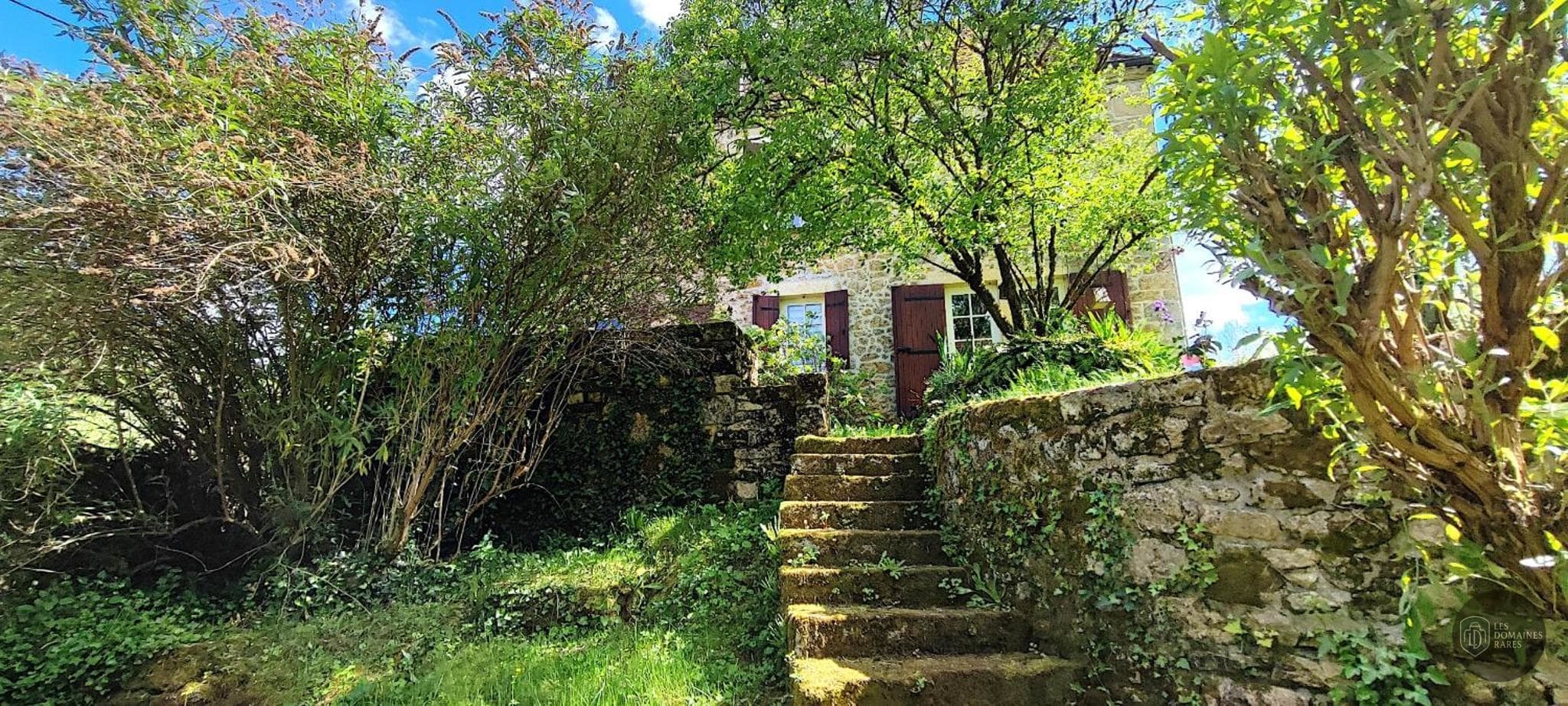 Vue extérieure de la ferme La Ferme aux Saules à Menucourt en Île-de-France