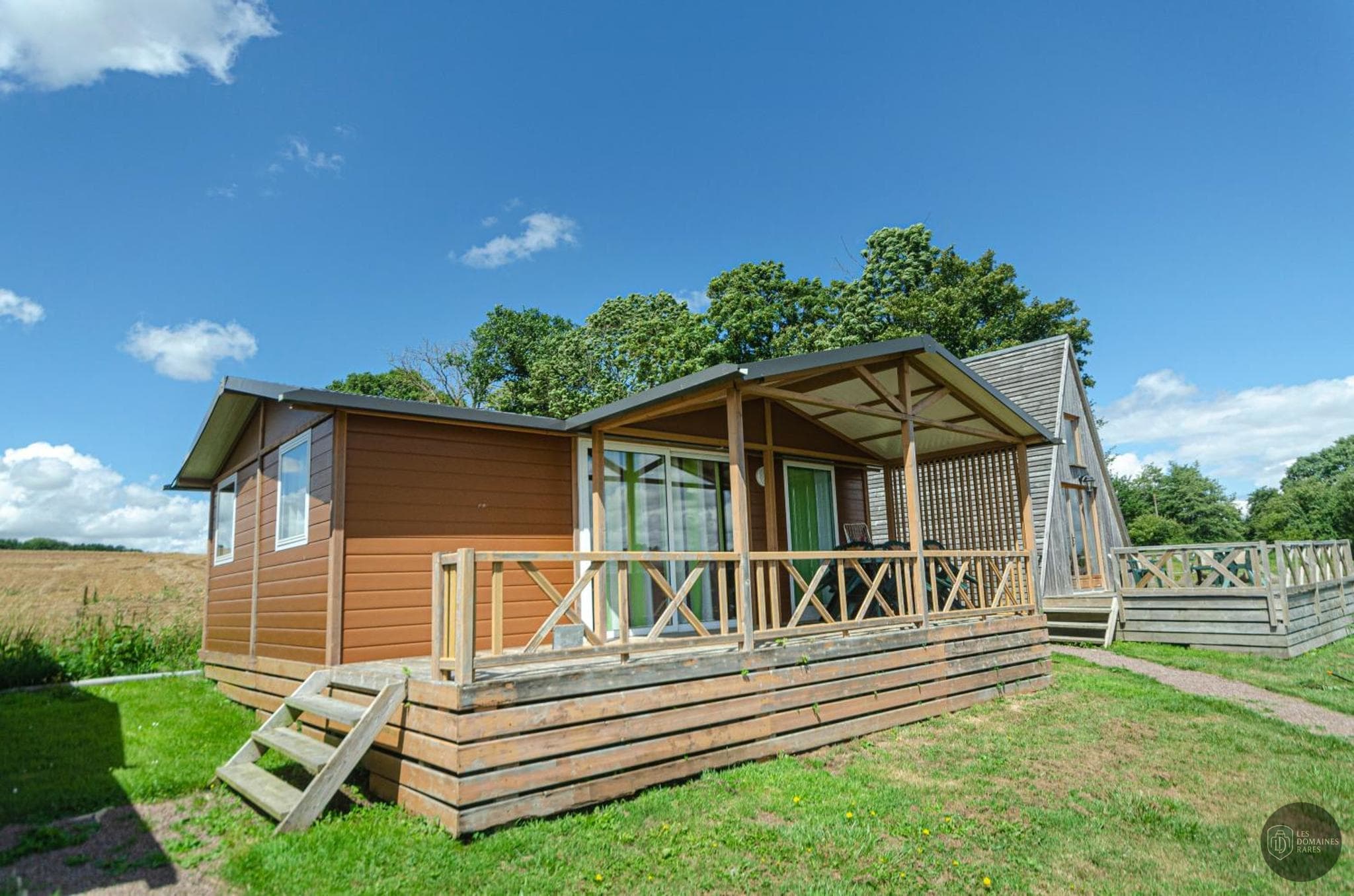 Vue extérieure de l'hôtel La Ferme des Epis à Ouffières en Normandie