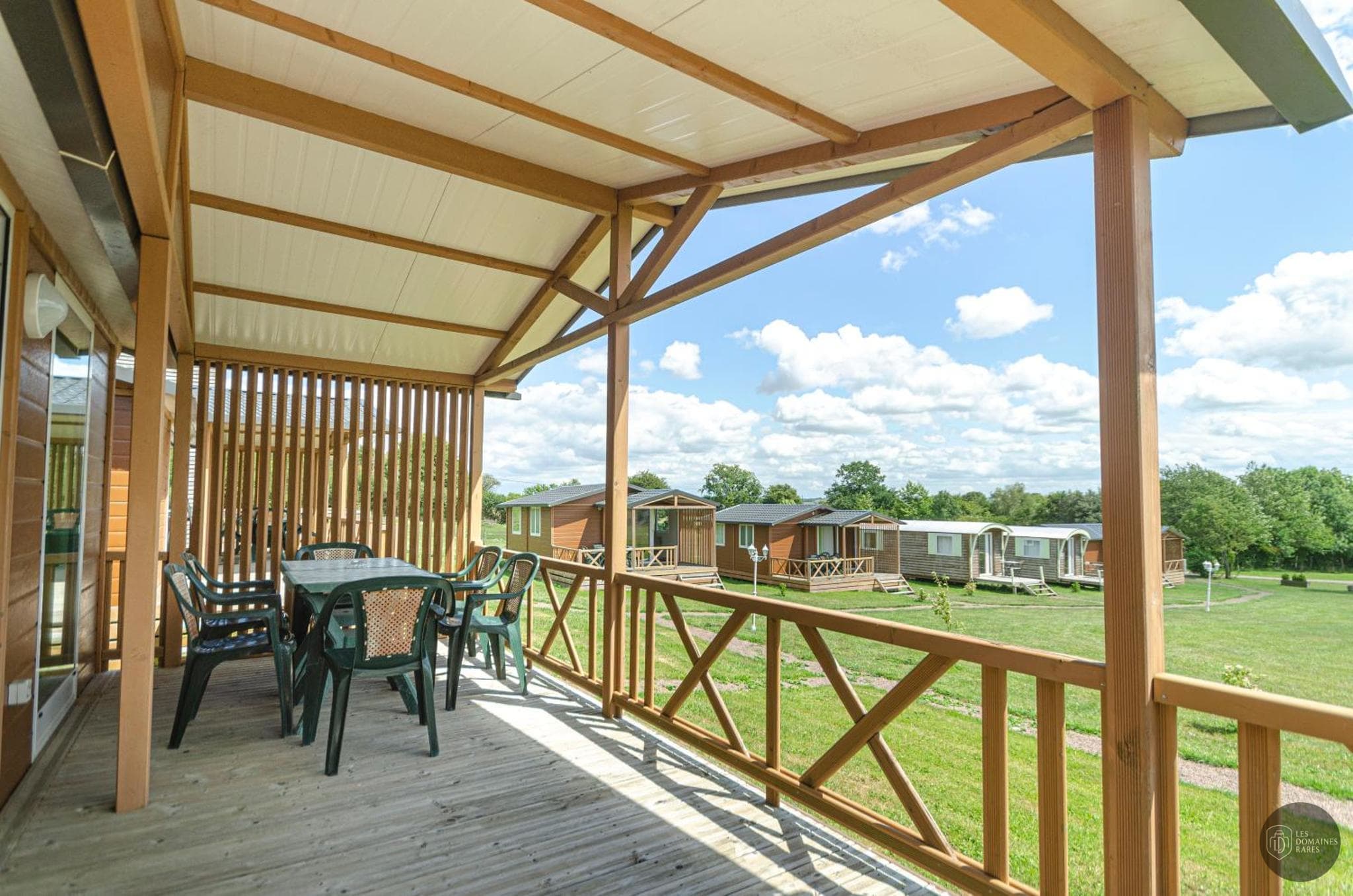 Vue extérieure de l'hôtel La Ferme des Epis à Ouffières en Normandie