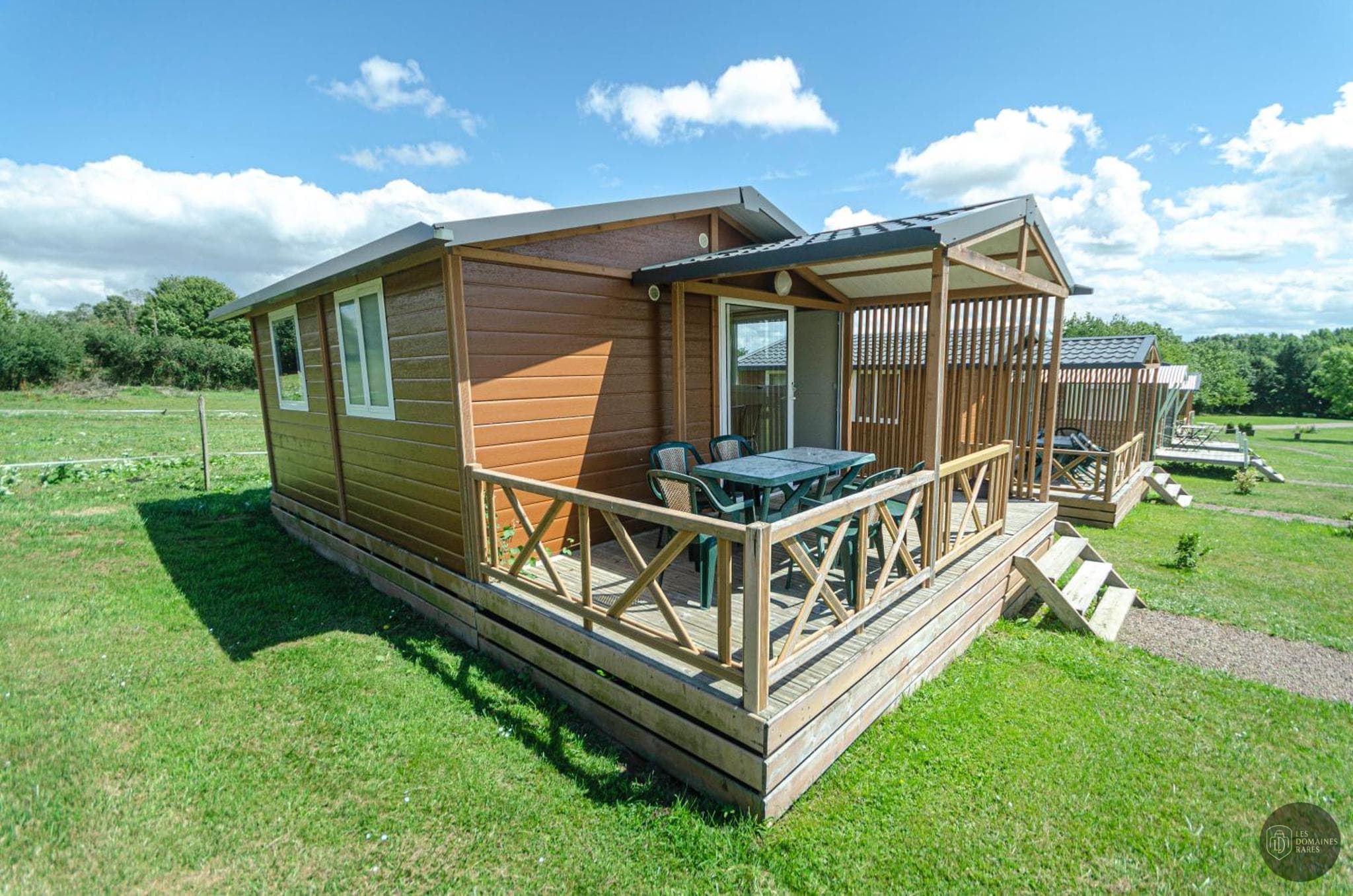 Vue extérieure de l'hôtel La Ferme des Epis à Ouffières en Normandie