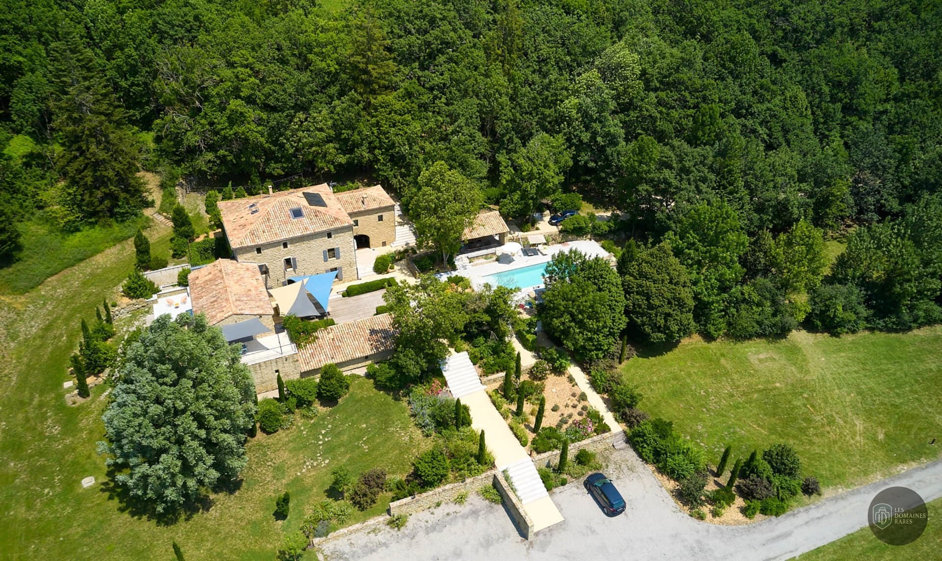 Vue extérieure de la ferme La Ferme du Rastel à Bourdeaux en Auvergne-Rhône-Alpes