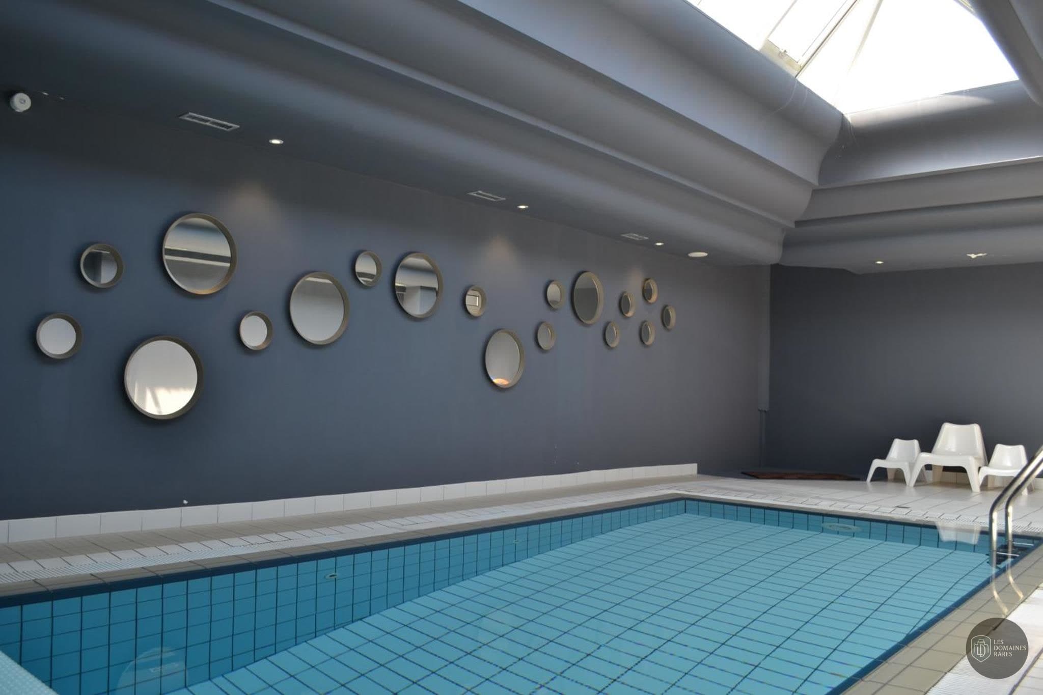 Piscine et activités du lieu La Flottille à Versailles en Île-de-France