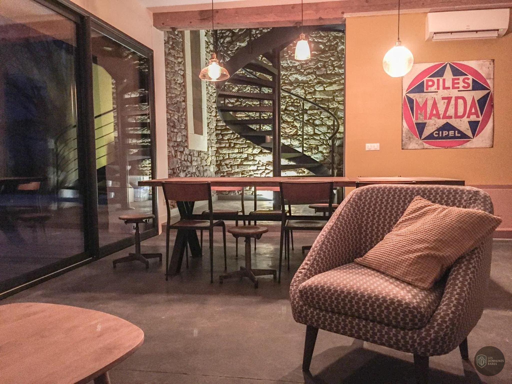 Espace intérieur du lieu La Forge Konoba en Hauts-de-France