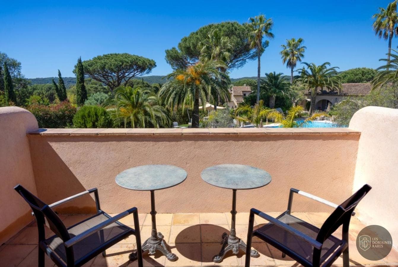 Vue extérieure de l'hôtel La Garbine à Ramatuelle en Provence-Alpes-Côte d'Azur