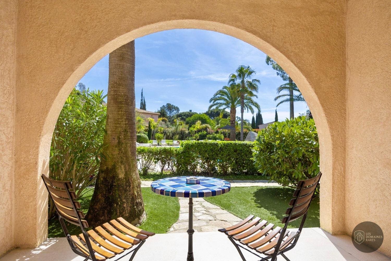 Vue extérieure de l'hôtel La Garbine à Ramatuelle en Provence-Alpes-Côte d'Azur