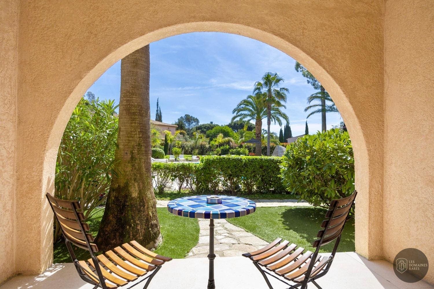 Vue extérieure de l'hôtel La Garbine à Ramatuelle en Provence-Alpes-Côte d'Azur