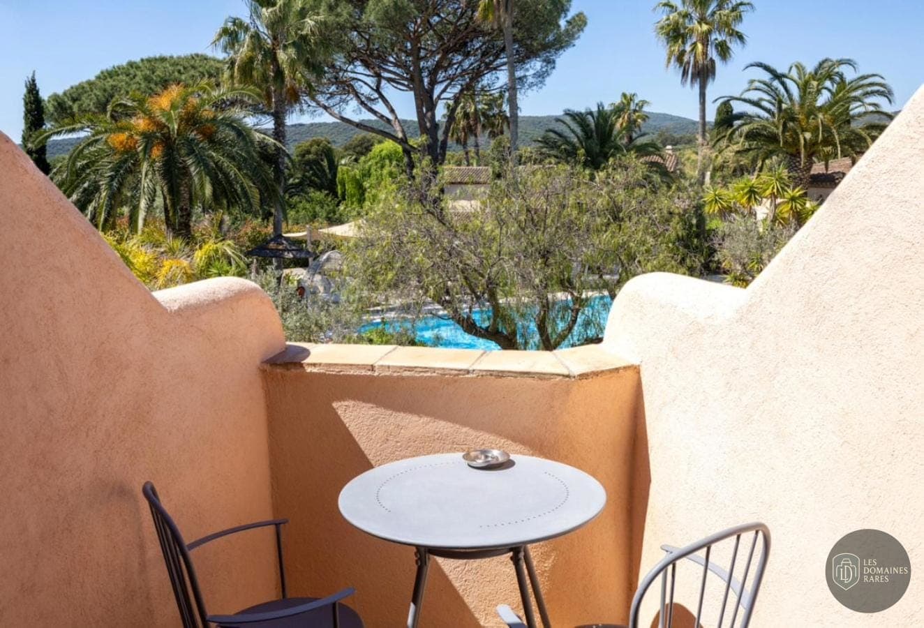 Vue extérieure de l'hôtel La Garbine à Ramatuelle en Provence-Alpes-Côte d'Azur