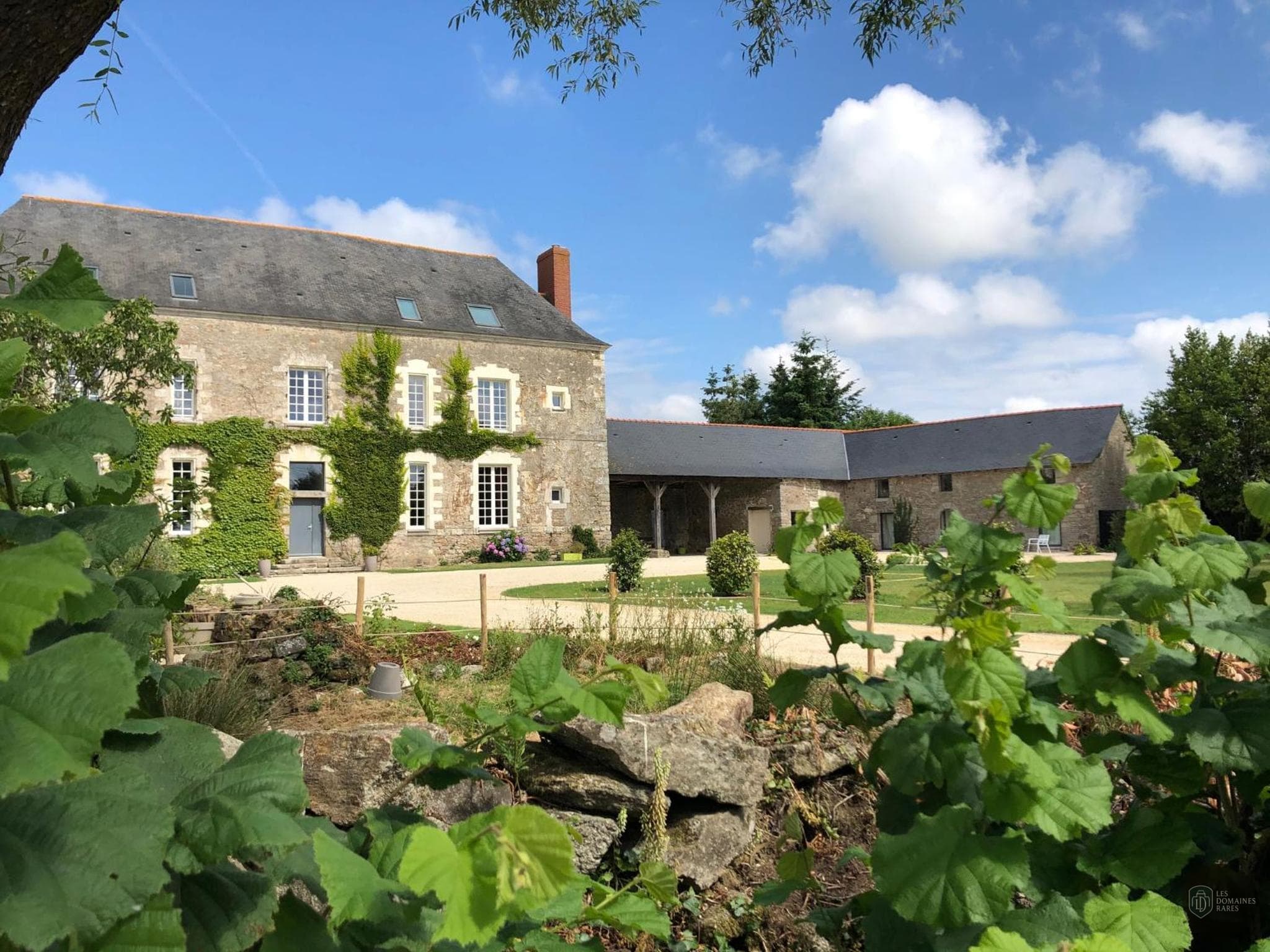 Vue extérieure du château La Garnison à Orvault en Pays de la Loire