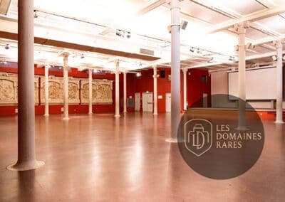 Salle Poincaré vide et spacieuse