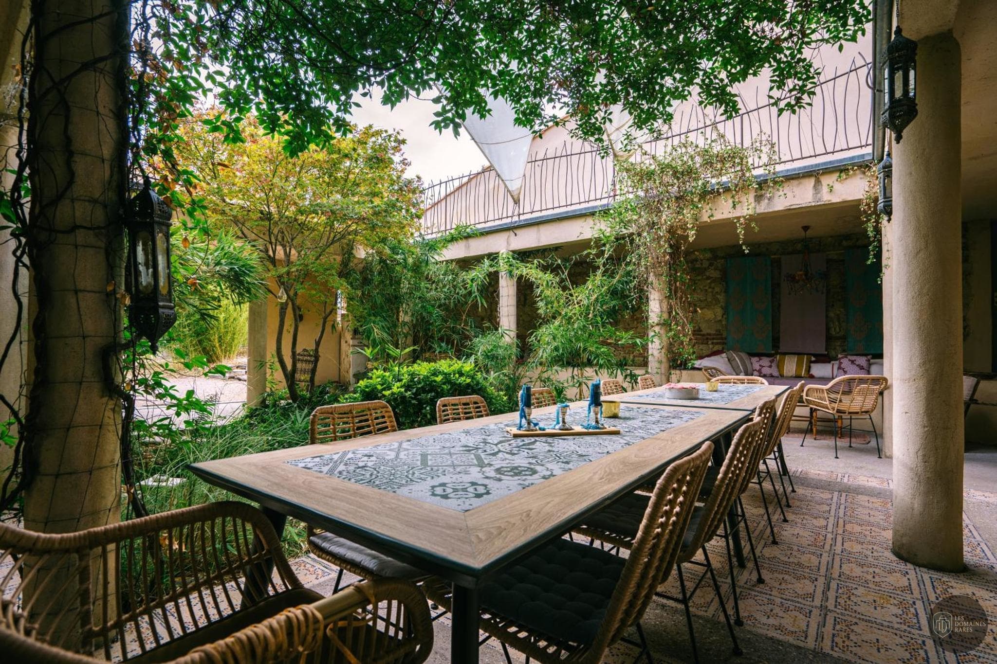 Vue extérieure du gîte La Grande Oasis à Grazac en Occitanie