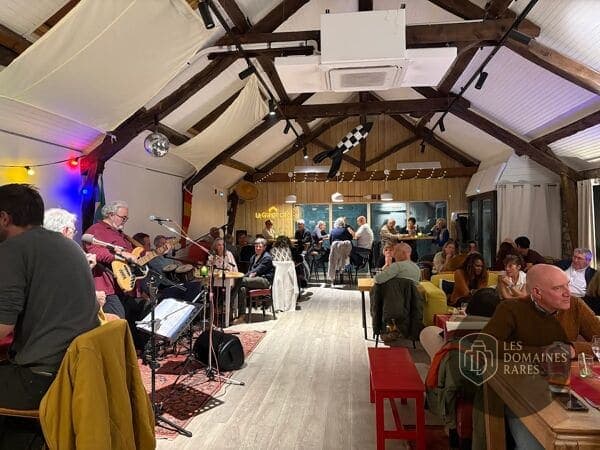 Restaurant du lieu La Grange Café à Vannes en Bretagne - séminaire vannes france coordonnées gps latitude : 47.658859