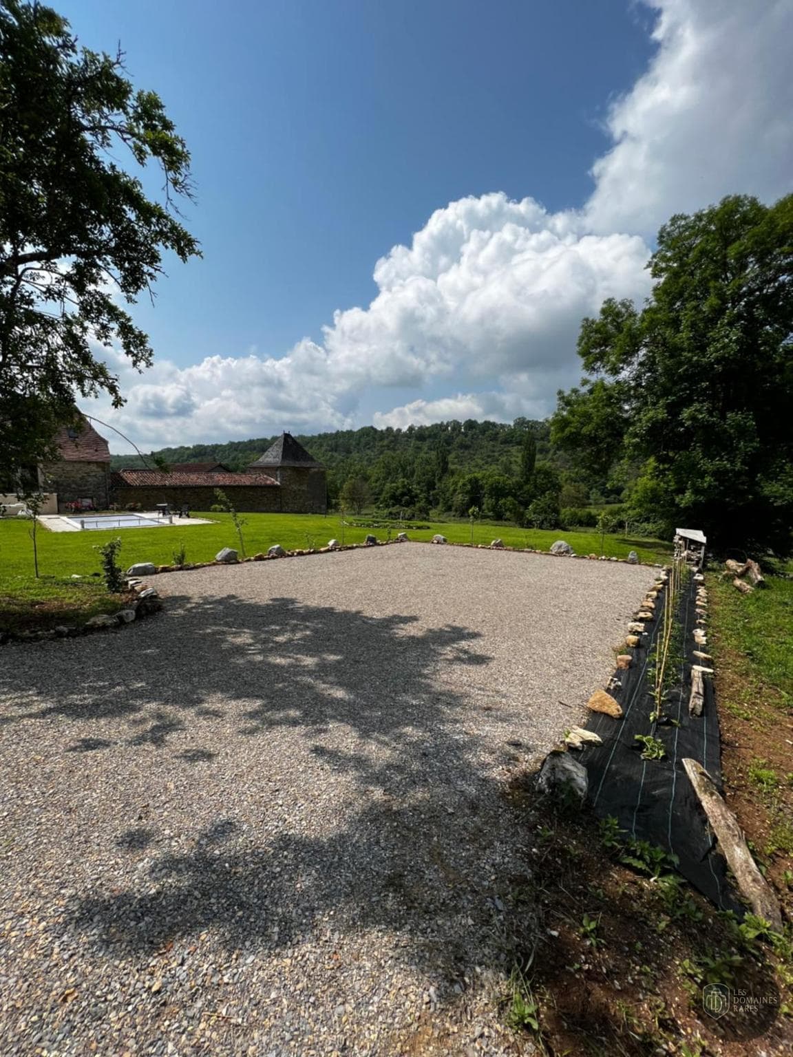 Vue extérieure du lieu La Grange de Bory à La en Île-de-France