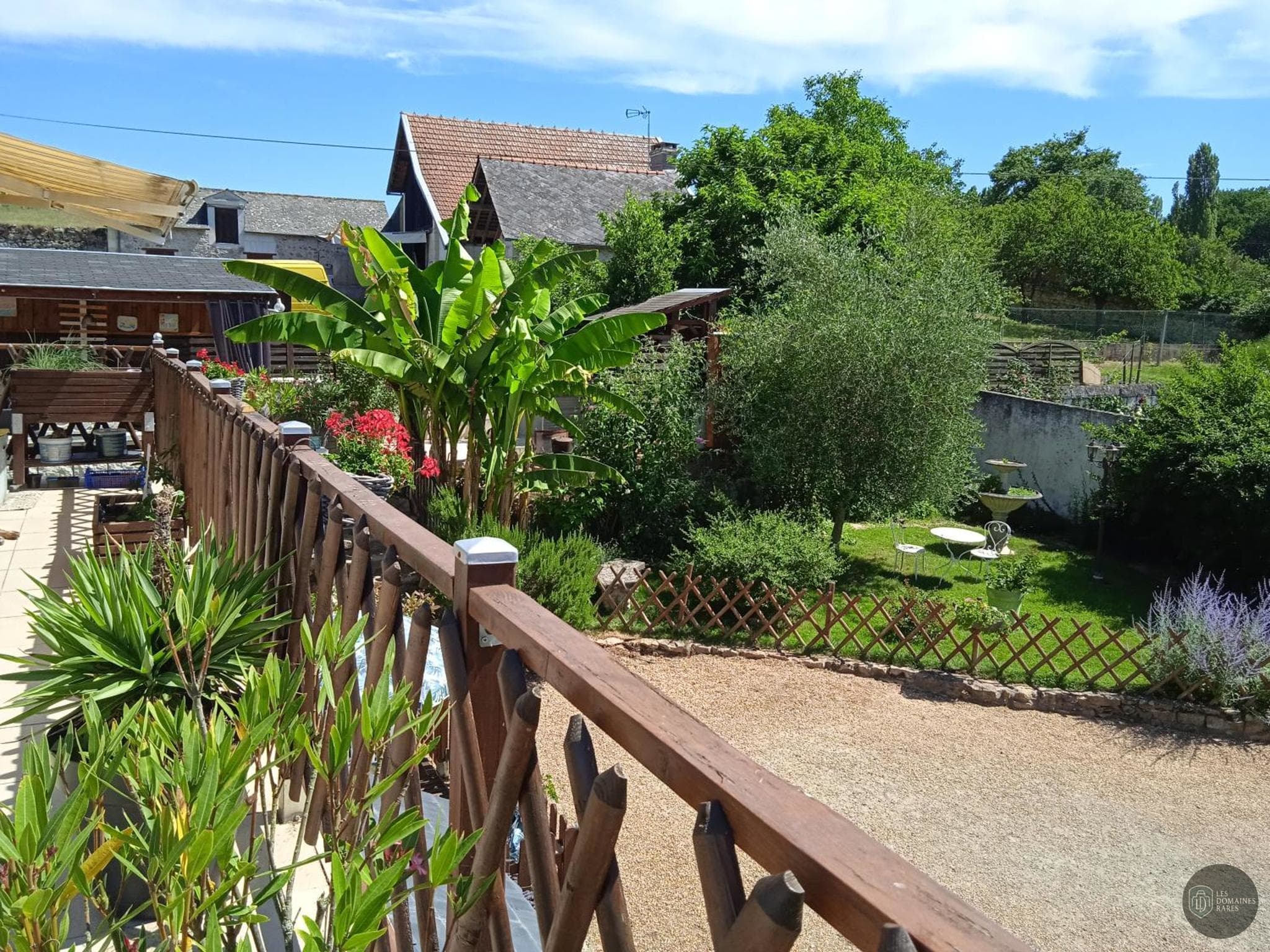 La Grange de Launay — Extérieur