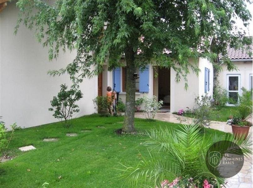 Vue extérieure du relais La Grange du Relais en Grand Est