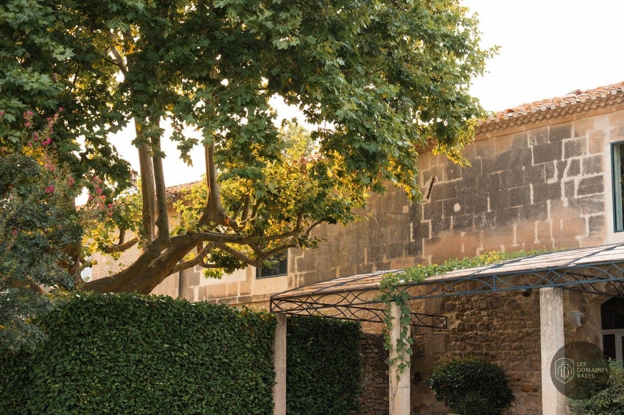 Vue extérieure du domaine La Mérindole à Fontvieille en Provence-Alpes-Côte d'Azur