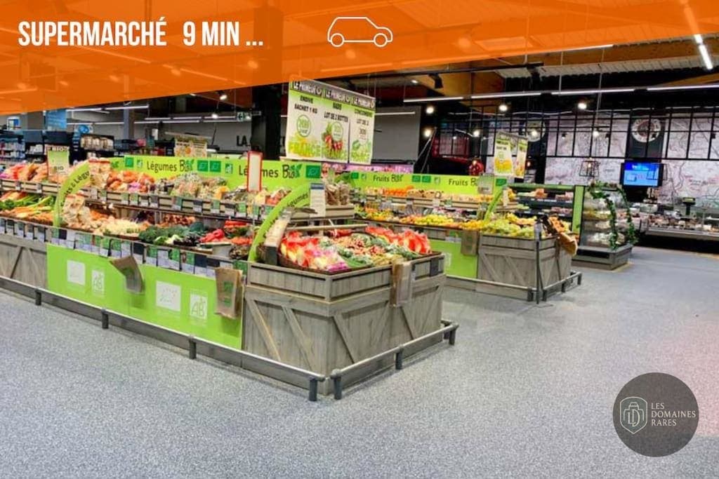 Vue extérieure du salle de réception La Maison de Pierre à Vénès en Occitanie