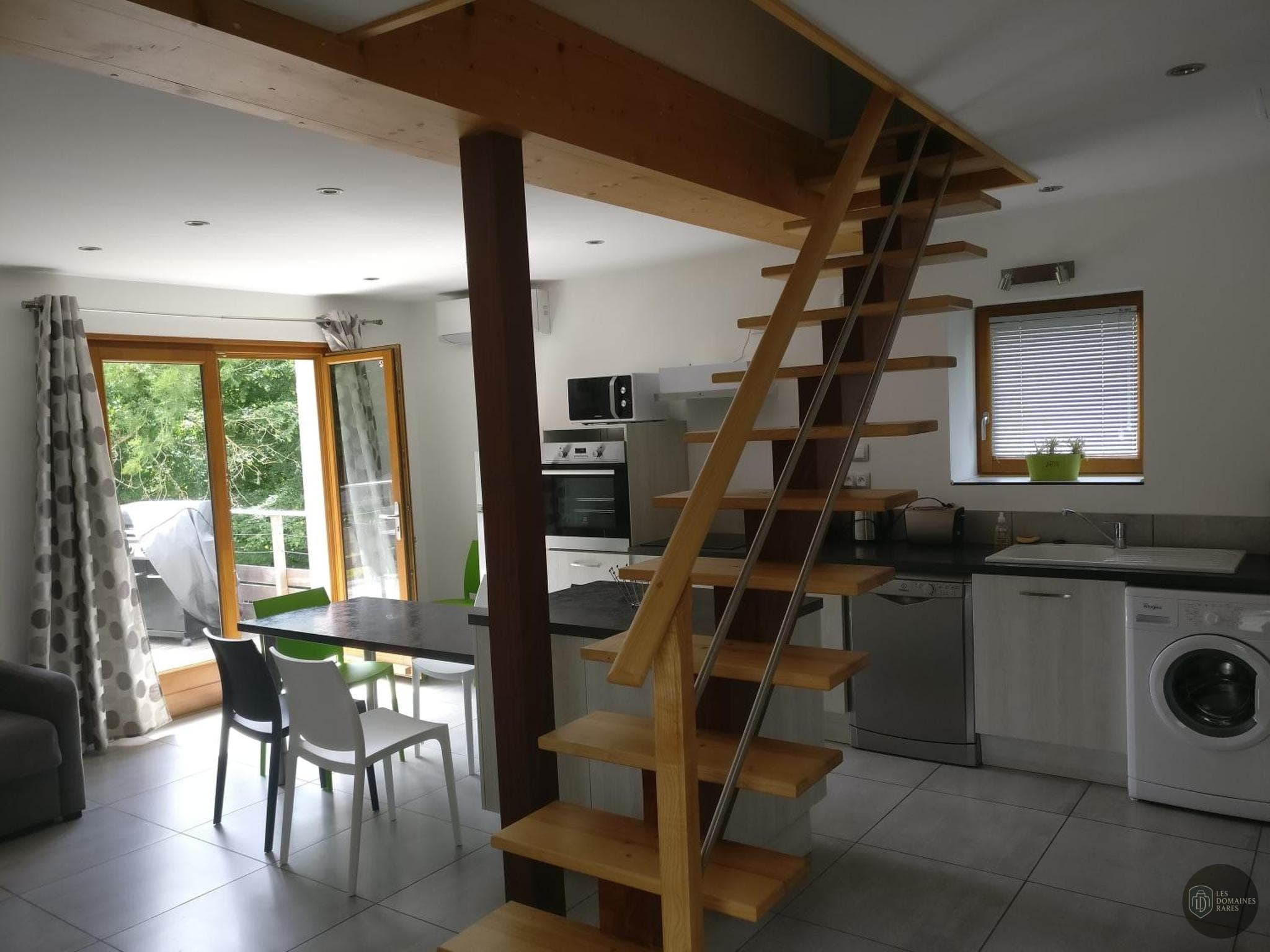 Vue extérieure du salle de réception La Maison de Pierre à Vénès en Occitanie