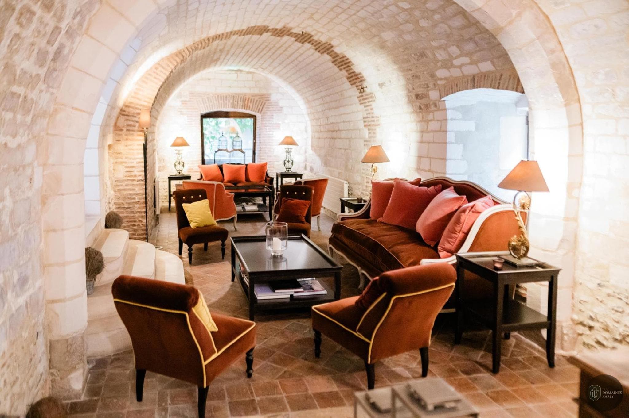 Vue extérieure de l'hôtel La Maison de Rhodes à Troyes en Grand Est