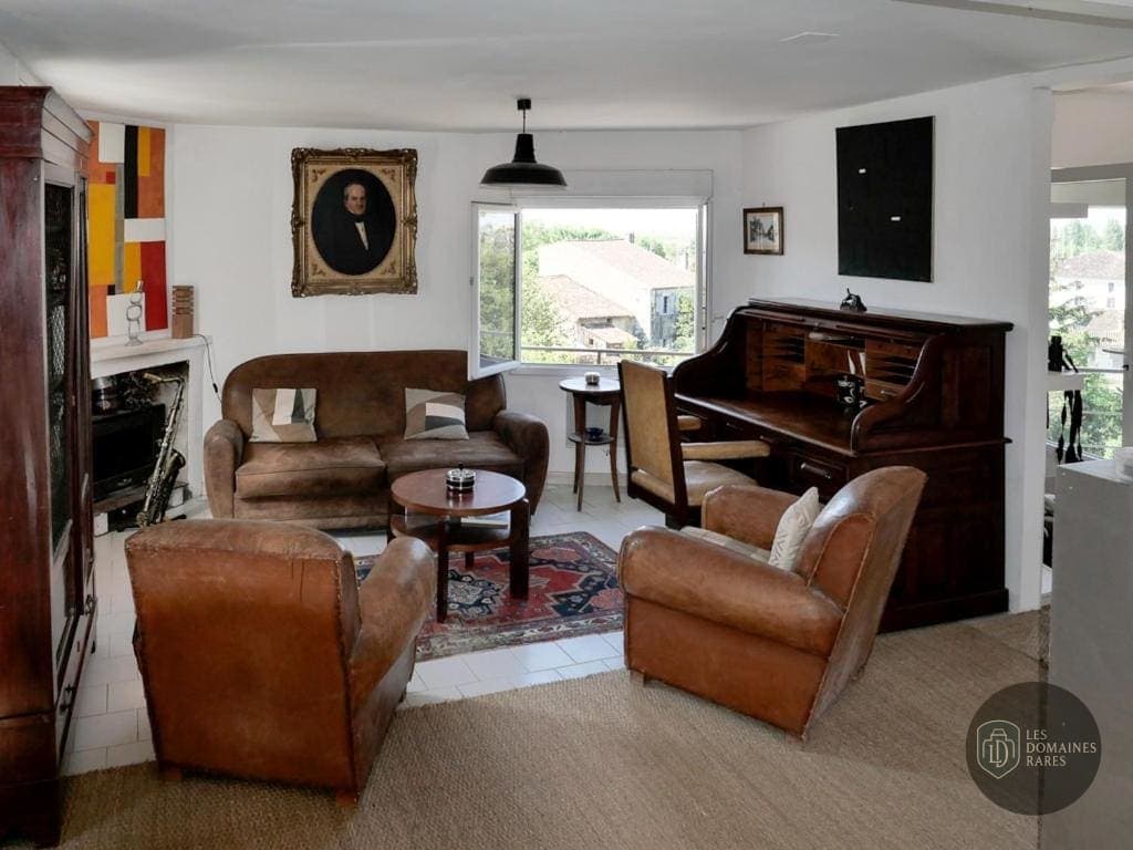 Vue extérieure de l'hôtel La Maison du Barreau en Île-de-France