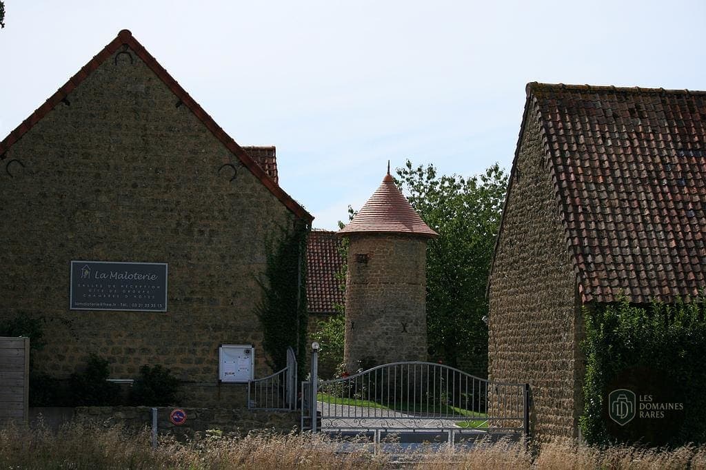 Vue extérieure du gîte La Maloterie à Belle-et-houllefort en Hauts-de-France