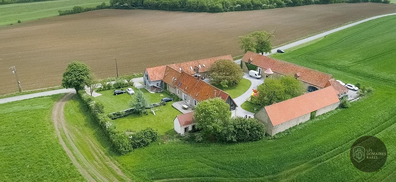 Vue extérieure du gîte La Maloterie à Belle-et-houllefort en Hauts-de-France