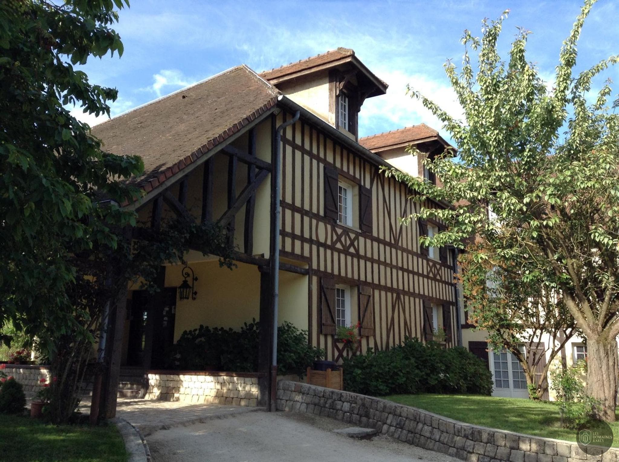 La Mangeoire — Extérieur