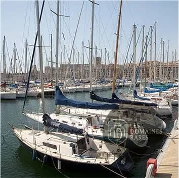 Vue extérieure du restaurant La Nautique à Marseille en Provence-Alpes-Côte d'Azur
